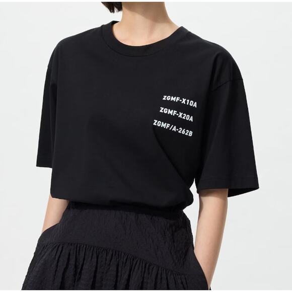 Uniqlo Mobile Suit GUNDAM 45th Anniversary UT Graphic T-Shirt in Black - Picture 3 of 14